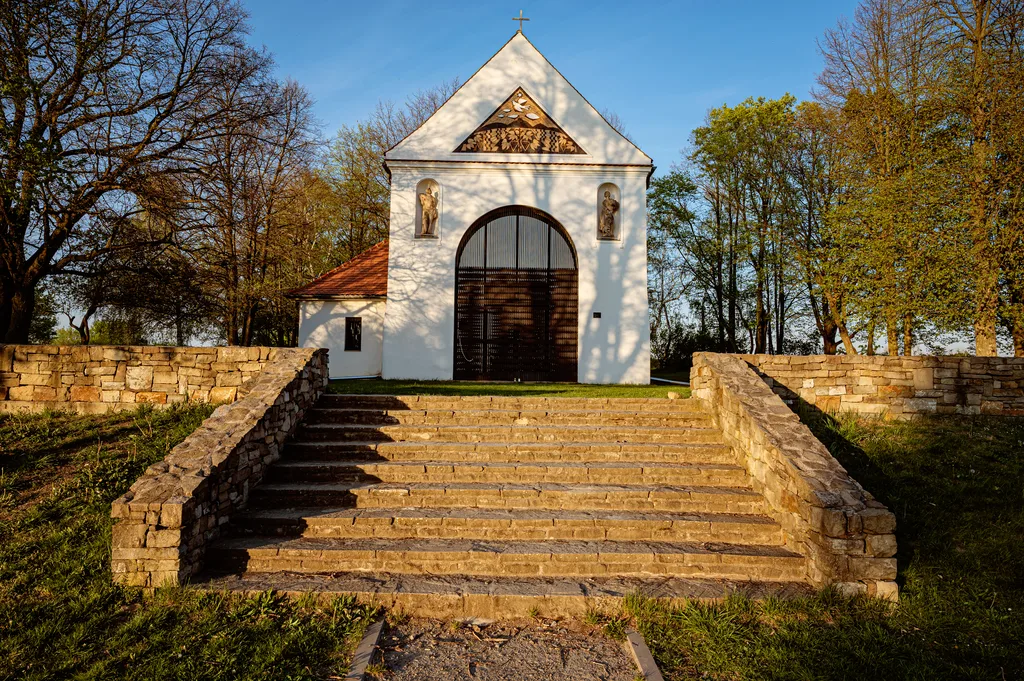 Kaple svatého Rocha při západu slunce
